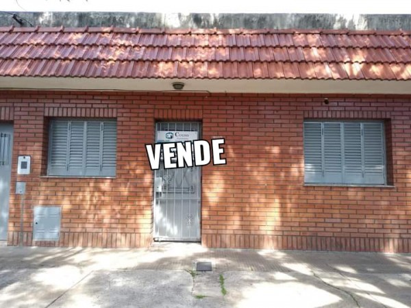 Venta casa 2 dormitorios. Pte. Roca 4400