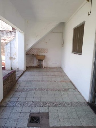 Venta casa 2 dormitorios. Pte. Roca 4400